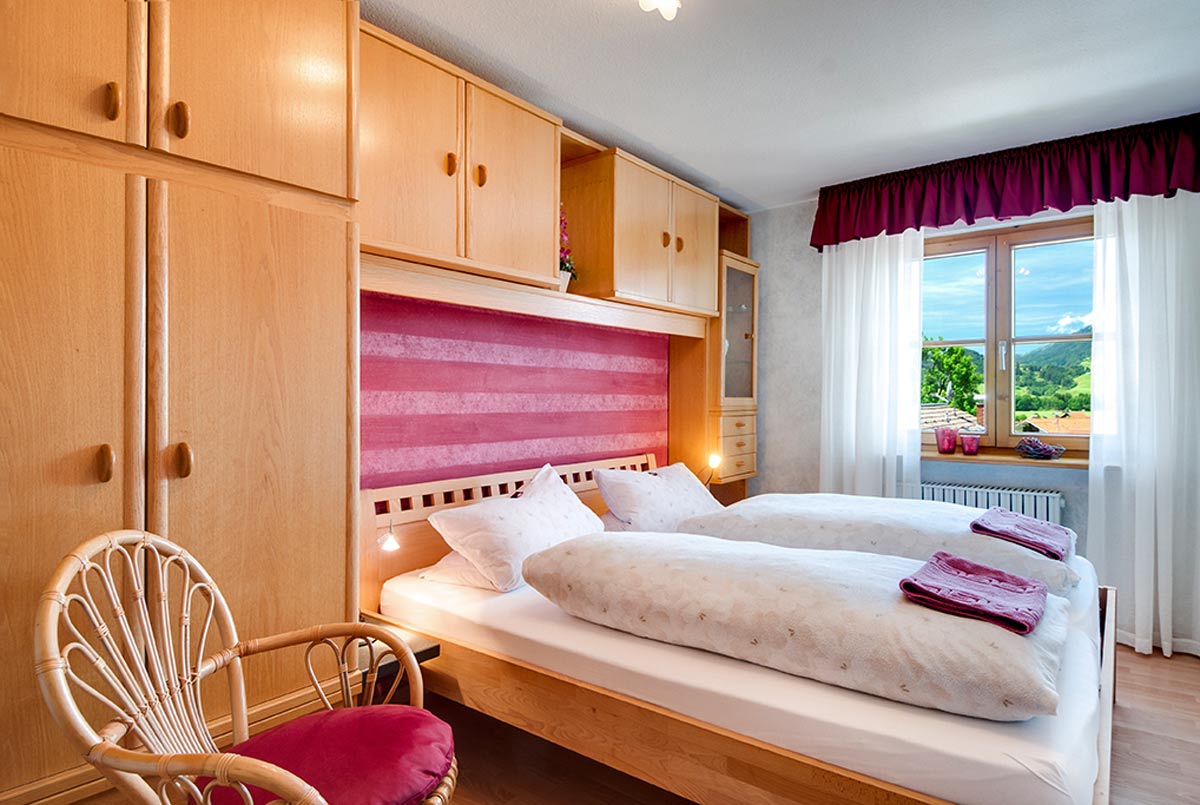 2. Schlafzimmer mit Doppelbett